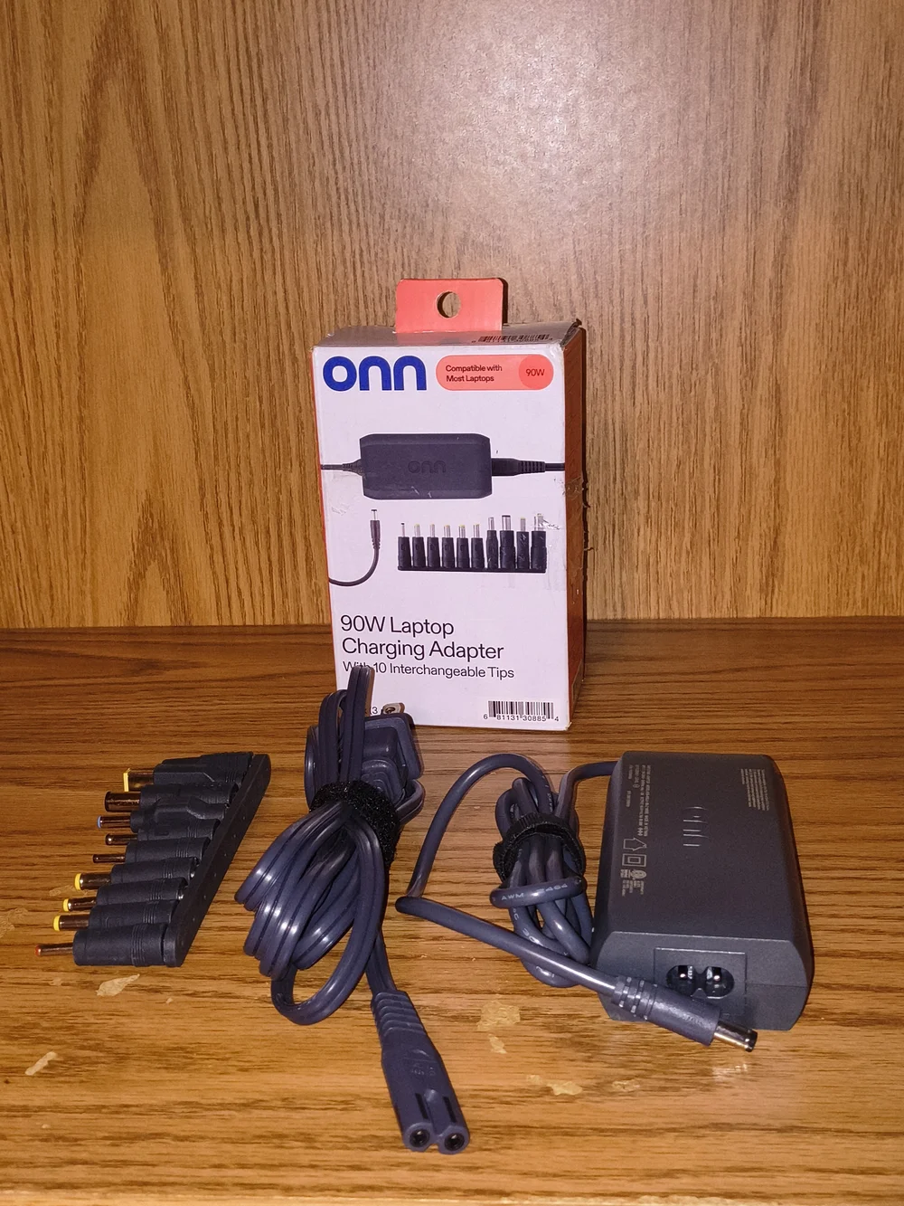 Onn Running 90W Laptop Charging Adapter with 10 Interchangeable Tips - Black
